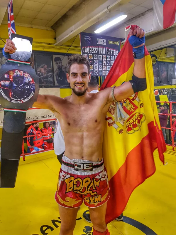 Campeón I.C.O Muay Thai -67kg. Pablo Castellano.